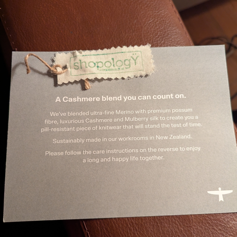 NWT Untouched World Matching Gloves, Scarf, and Beanie Blue Cashmere Set - Picture 8 of 12